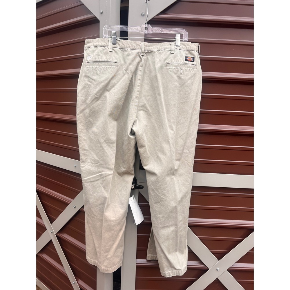 Dickies WP31KH Work Pants Khaki Straight Fit Men‎ Size 42x32 - Picture 2 of 4